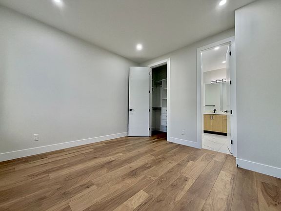 4th image of 11682 71a Ave
