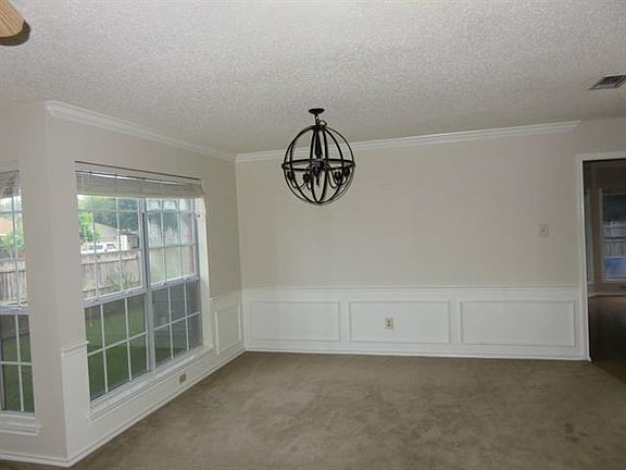 3rd image of 7001 Richardson Dr