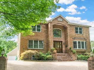 883 California Rd, Bronxville, NY 10708
