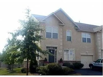 218 Warwick Way photo 1