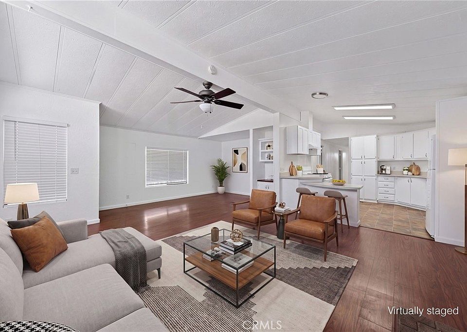 1st image of 913 S Grand Ave Space 35