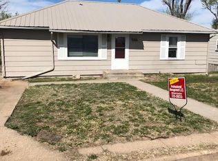 817 Westlawn Dr, Dodge City, KS 67801