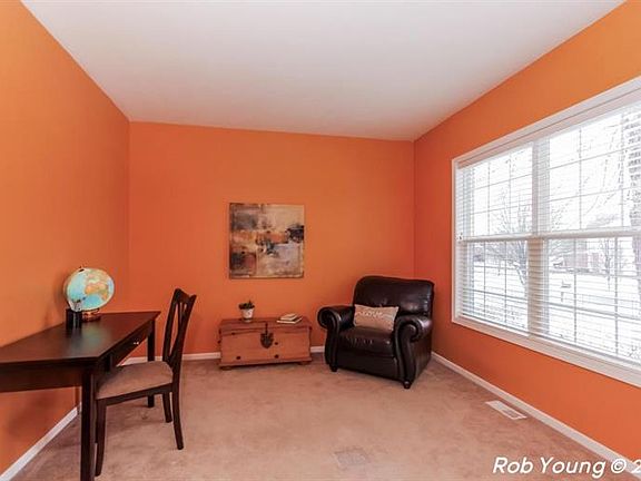 3rd image of 240 Calais Ct SE