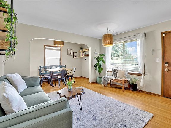 2nd image of 3526 W Hoffman Ave