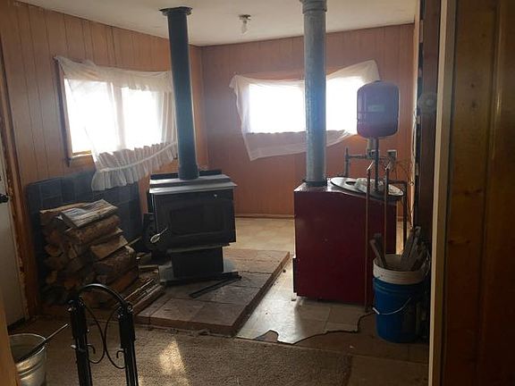 5th image of 130 Lincoln St