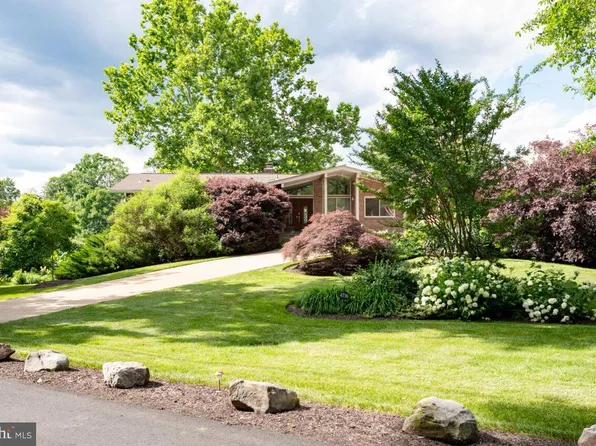 4716 Neptune Dr, Alexandria, VA 22309