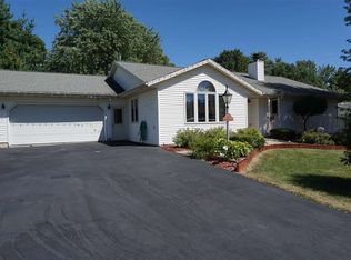 609 Meadowview Ln, Lodi, WI 53555