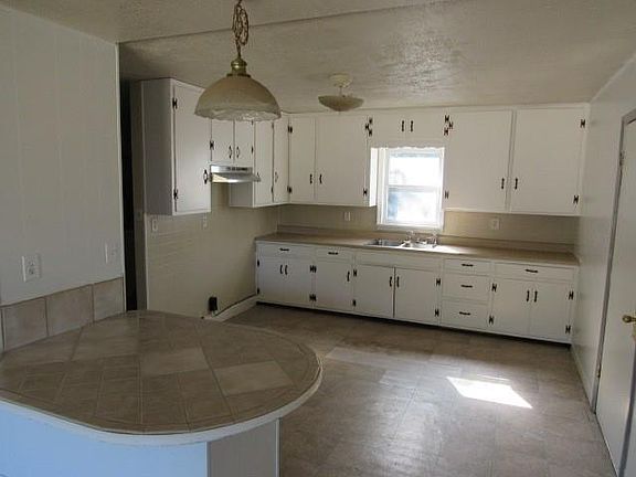 3rd image of 6923 Ardee Dr