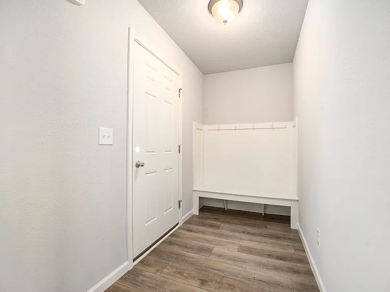 1610 Autumn Ridge Ln — Photo 18
