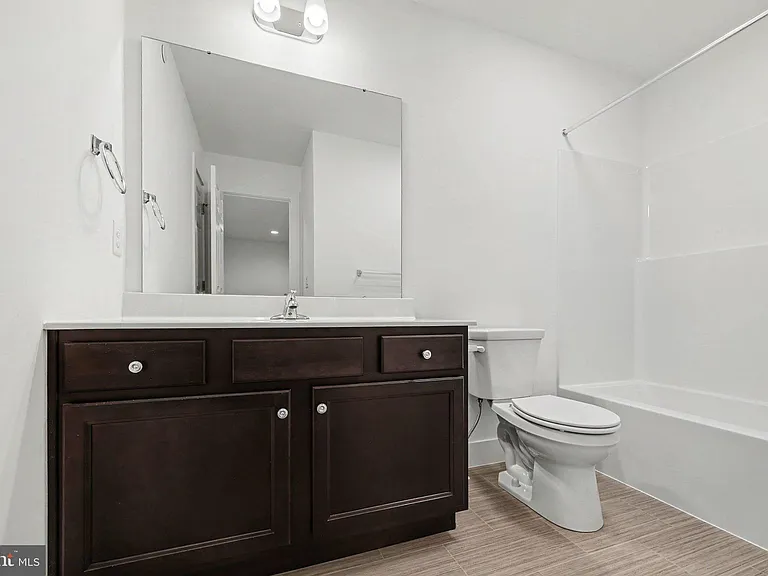 104 Madison Dr — Photo 18