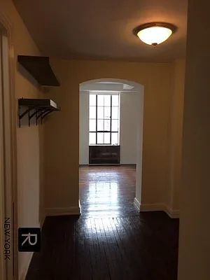 Rented by R New York | media 23