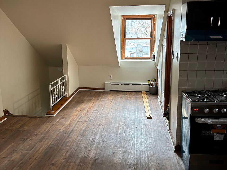 1st image of 131 N Mole St #4