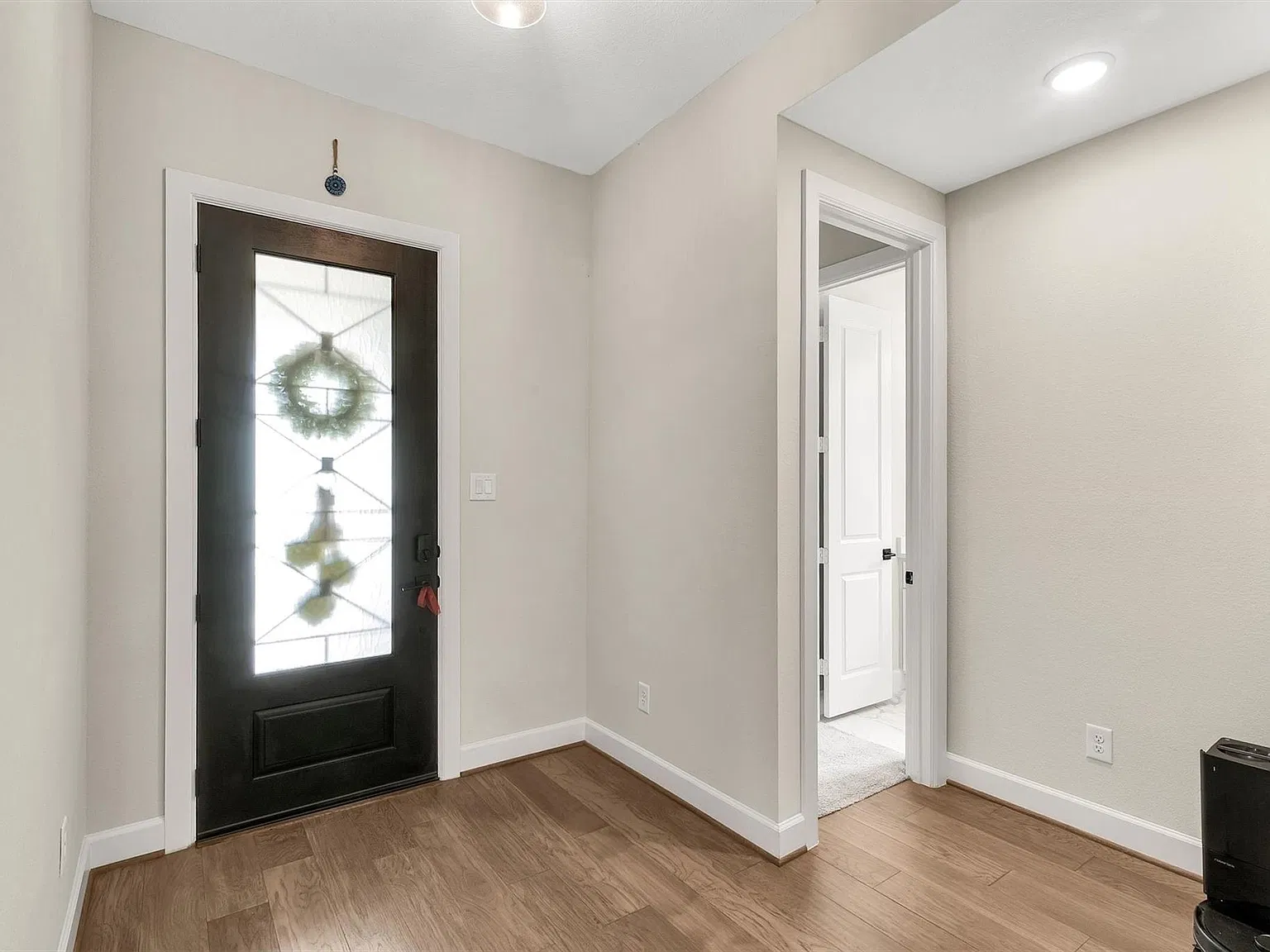 4 bed, 3.0 bath, 2632 sqft, $3,700 — Photo 4