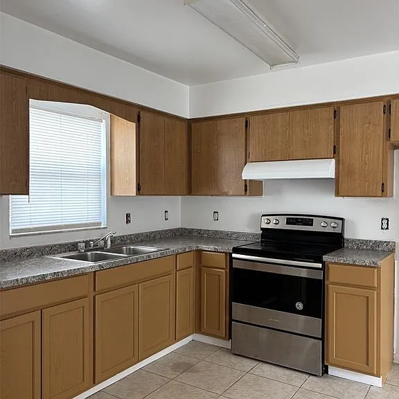 2119 W Okaloosa Ave — Photo 4