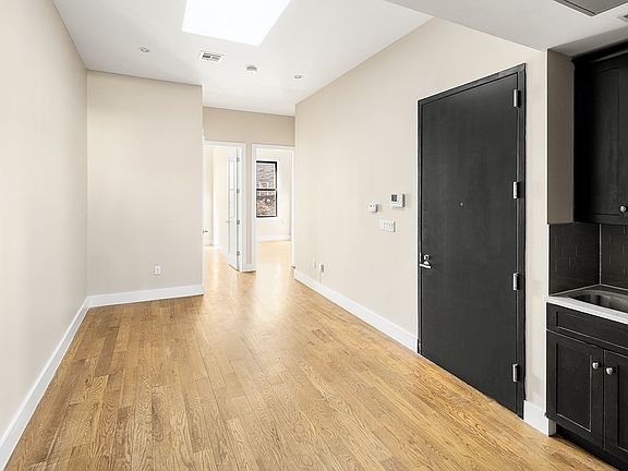 2nd image of 605 Onderdonk Ave #2R