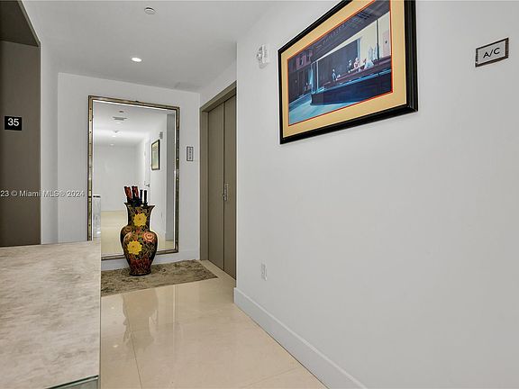 3rd image of 488 NE 18th St Unit 3512