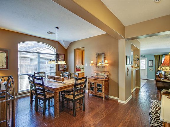 3rd image of 5723 Capella Park Dr