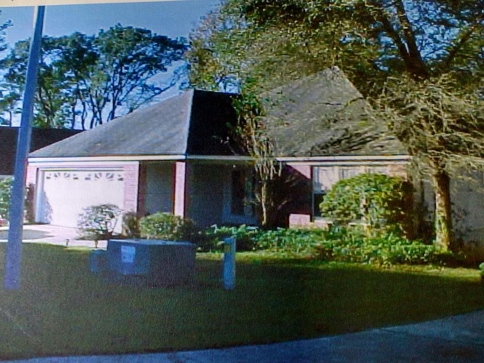 1st image of 5340 Saint Ives Ln