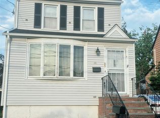 63 Amherst Rd, Valley Stream, NY 11581