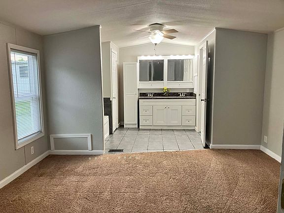 5th image of 4 Deerwood Dr