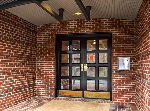 2nd image of 4040 Woodlawn Dr Unit 32