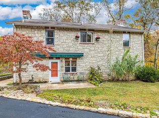 3399 Bluffs Dr, Eureka, MO 63025