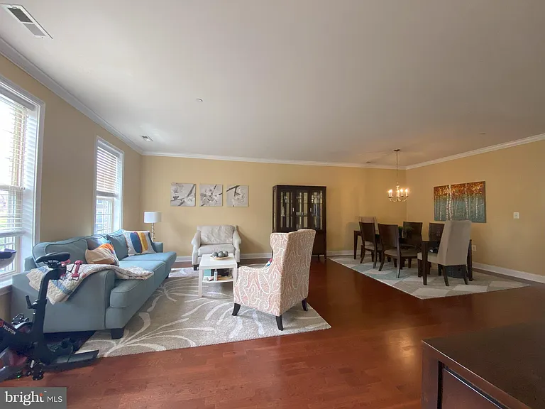 303 Admirals Way — Photo 2