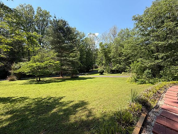 4th image of 137 Snapdragon Rd