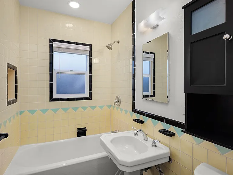 4715 Soria Dr — Photo 16