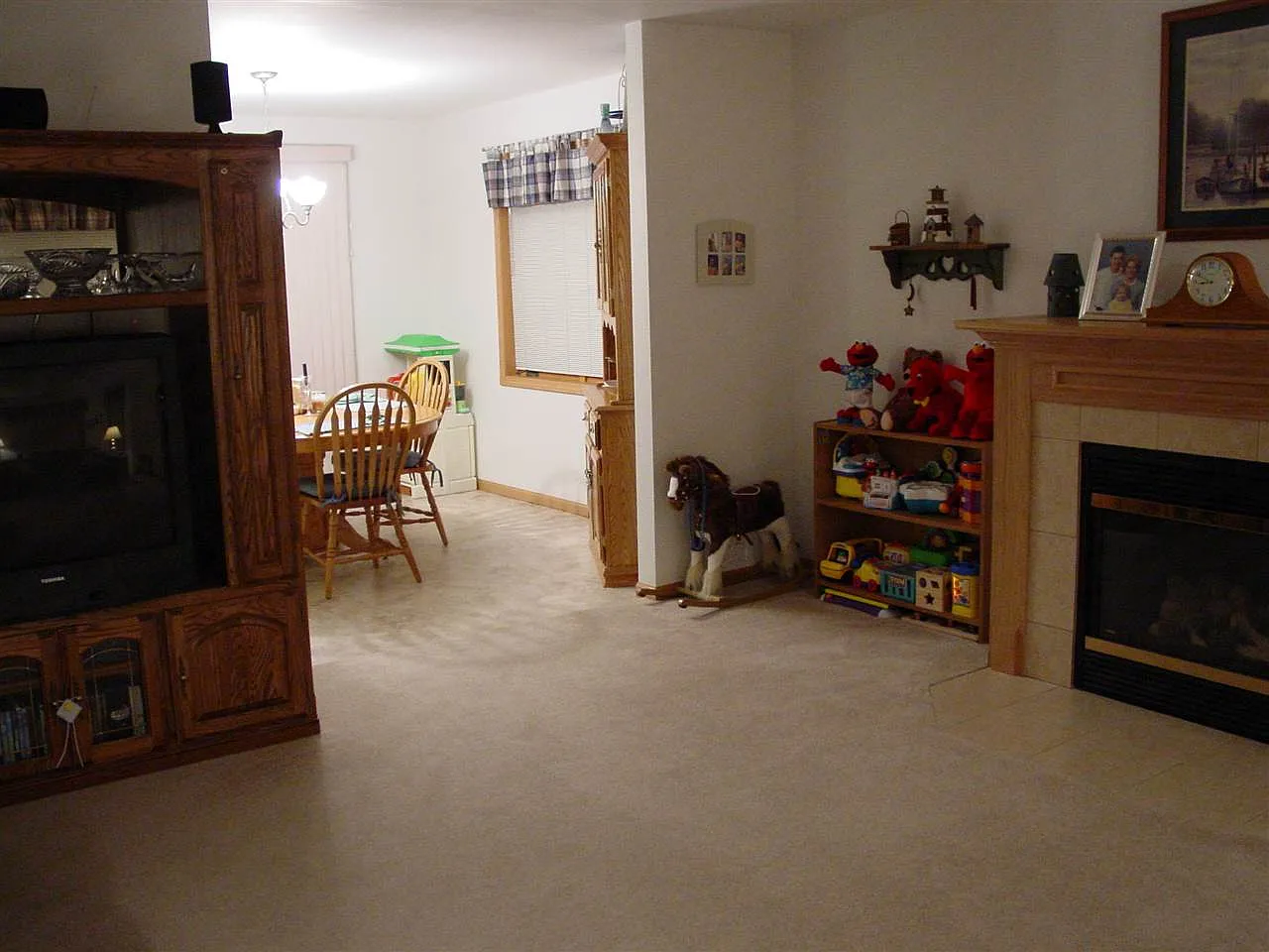 4 bed, 3.5 bath, 2490 sqft, $3,400 — Photo 3