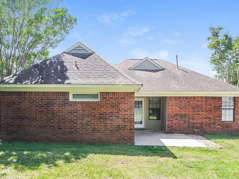 10824 Ridgefield Dr — Photo 16