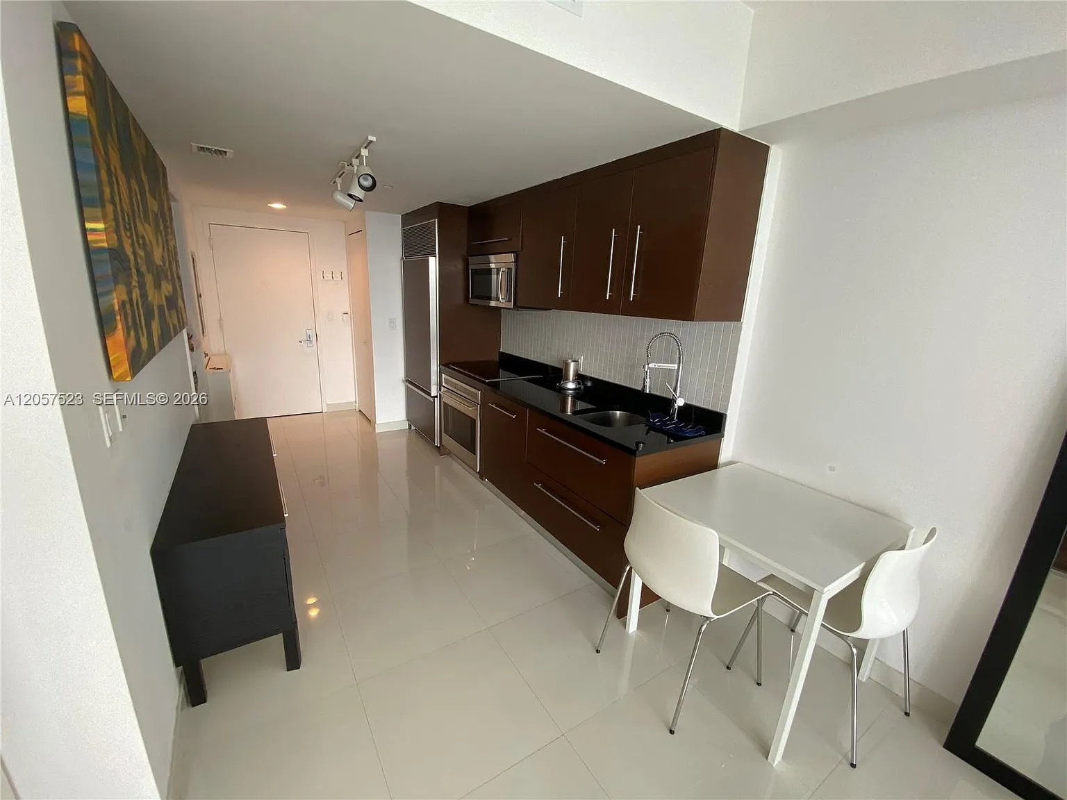 Iconbrickell Condo No 1 — Photo 4