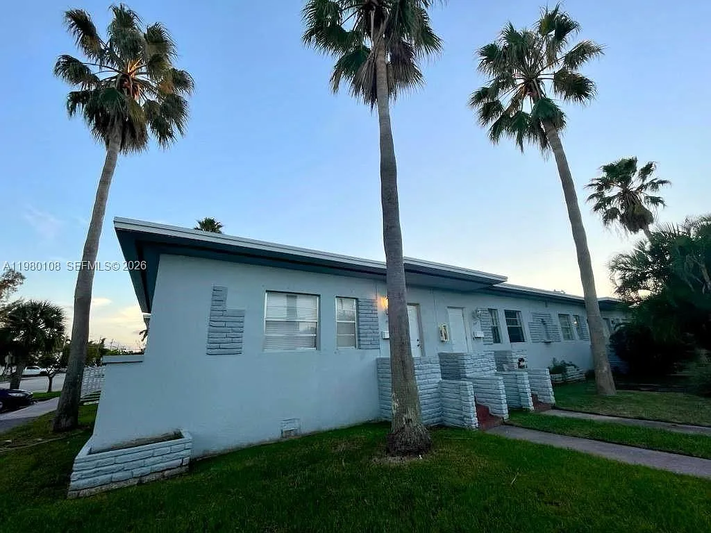 Isle Of Normandy Miami Vi — Photo 1