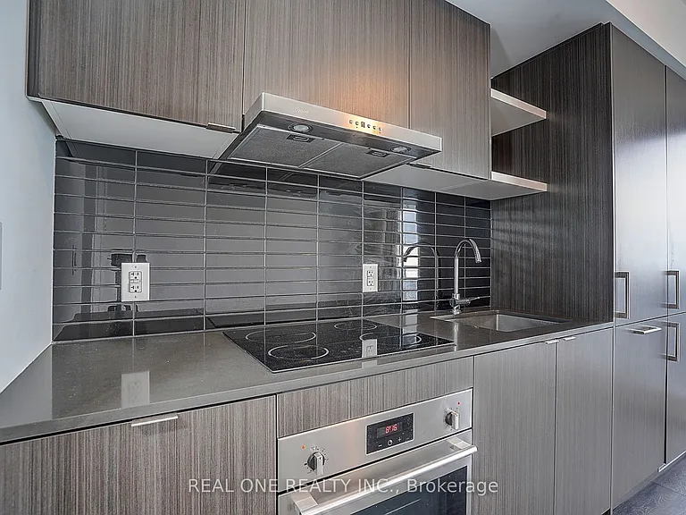 100 Harbour St #5008 — Photo 8
