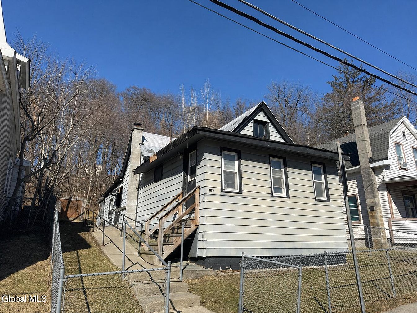 1st image of 839 5th Street