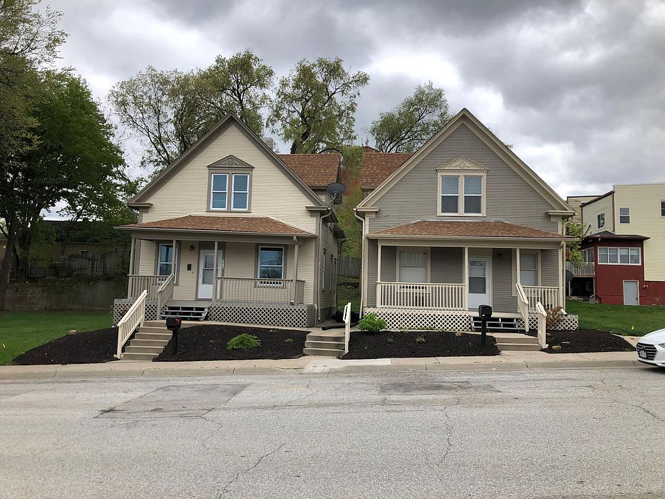 1515 William is the house on the left. Landlord owns both houses.