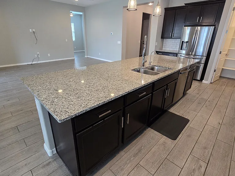 18351 W Mercer Ln — Photo 21
