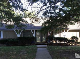 1609 Blueberry Dr APT B, Harrisonville, MO 64701