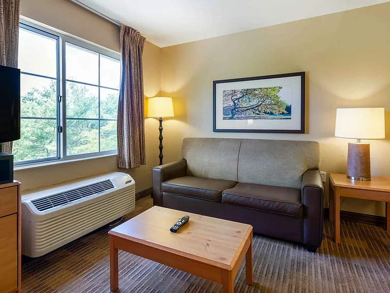 Deluxe Studio - 2 Full Beds