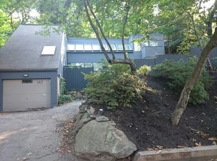 147 Wallis Rd, Brookline, MA 02467