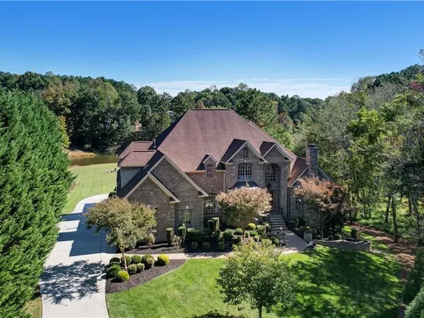 6806 Polo Farms Dr, Summerfield, NC 27358