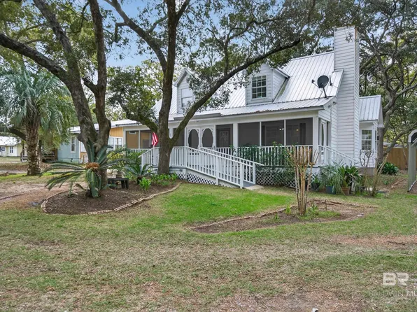 2535 Hinson Ln, Gulf Shores, AL 36542