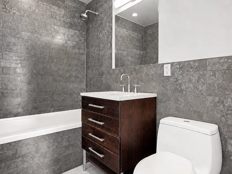 1063 Jackson Ave #7C — Photo 6