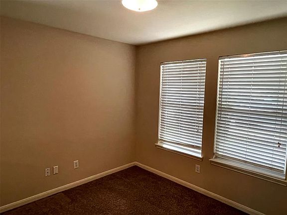 3rd image of 29618 Evergreen Hills Dr