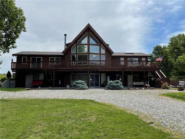 110 Gulf Stream St, Gallatin, MO 64640