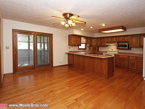 4th image of 6700 S 43rd St