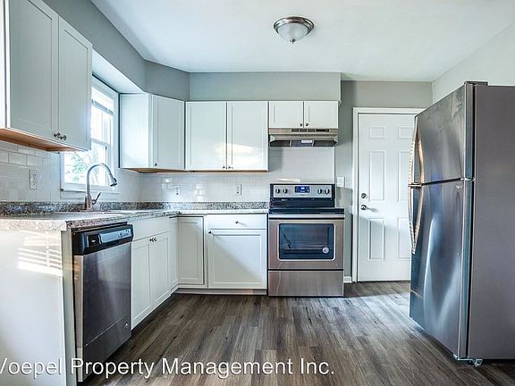 5th image of 9805 Beacon Ave