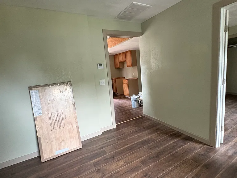 414 E Oklahoma St — Photo 2