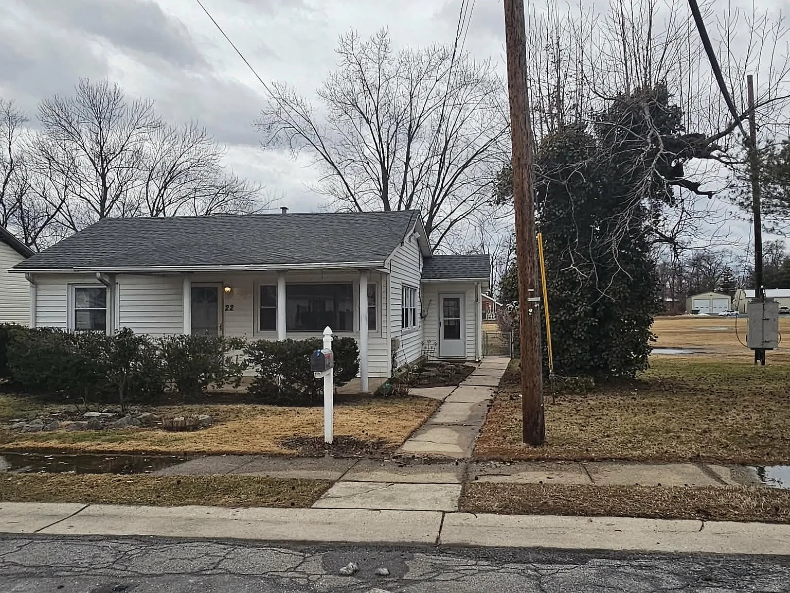 3 bed, 1.5 bath, 1080 sqft, $1,800 — Photo 1