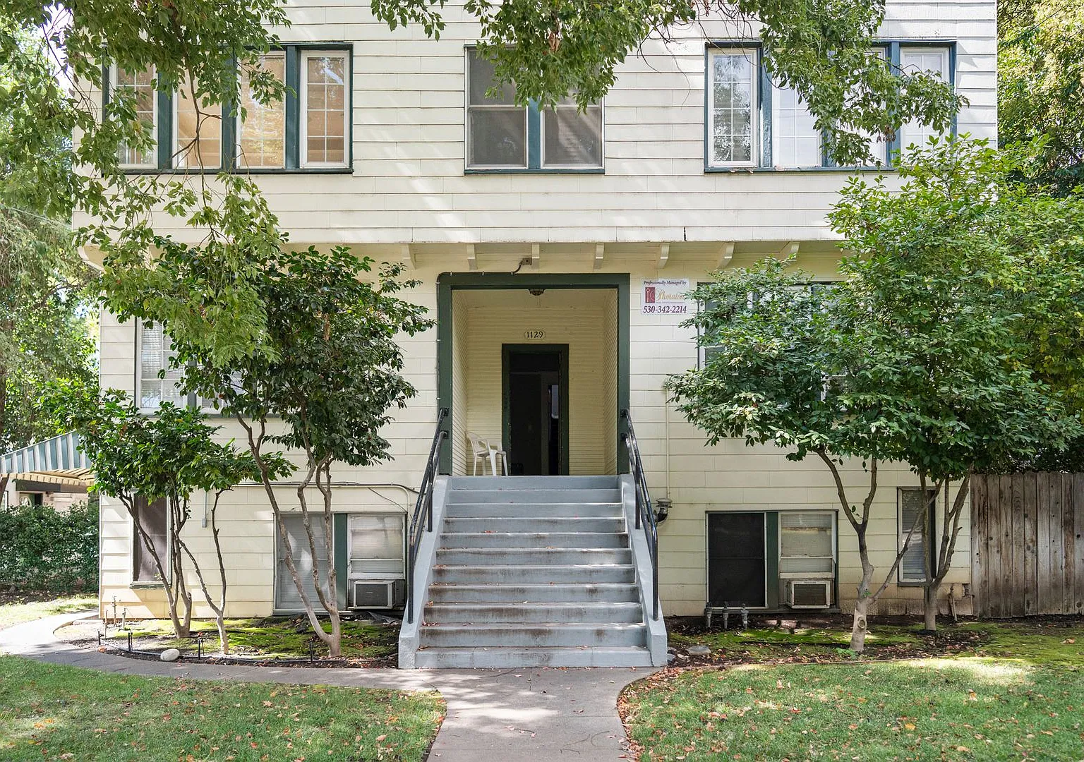 1121 & 1129 Magnolia Avenue — Photo 4